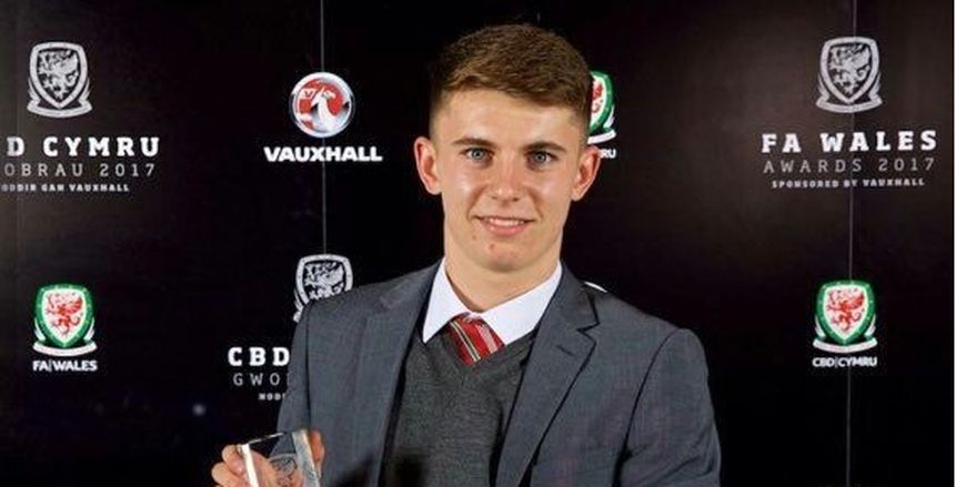 لاعب ليفربول يحصل على جائزة أفضل لاعب ويلزي شاب