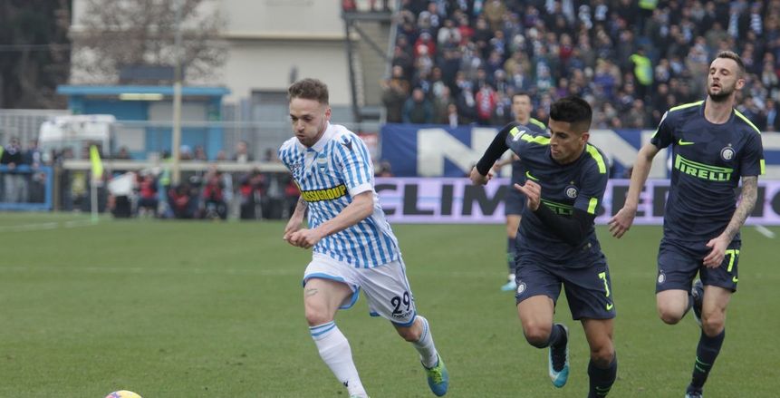 الدوري الإيطالي| بالفيديو.. إنتر يواصل نزيف النقاط ويسقط بتعادل قاتل أمام سبال