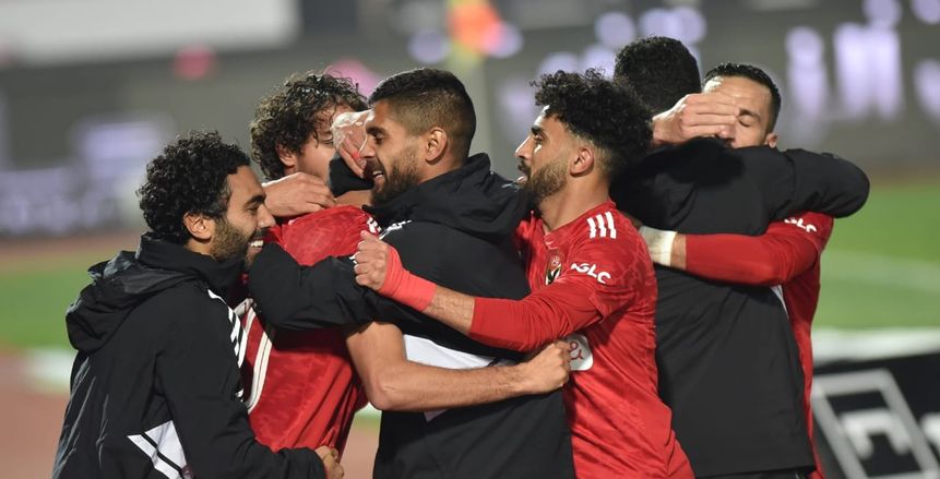 الأهلي يستقر على تجديد عقود 5 لاعبين والإعلان بعد نهاية ميركاتو يناير