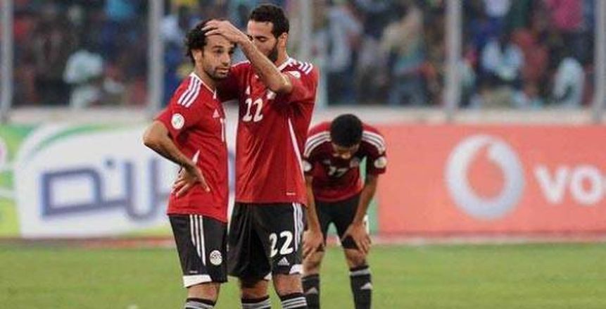محمد صلاح يشكو من آلام الركبة