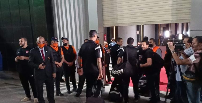 وفد من صن داونز يراقب الأهلي بالمدرجات.. ووصول أمين عمر لاستاد القاهرة