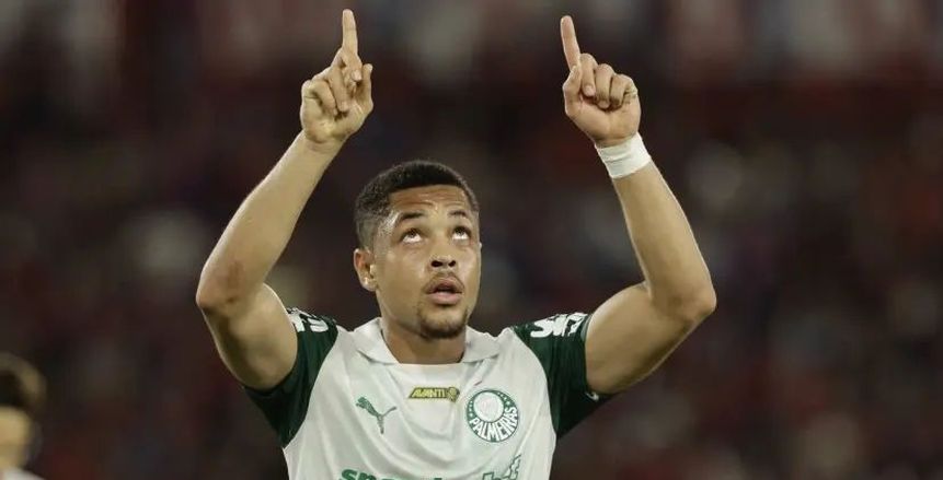 مانشستر يونايتد يقترب من ضم فيتور روكي.. وبرشلونة يترقب مكاسب مالية ضخمة