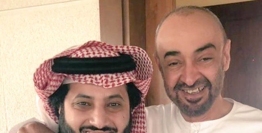 بيراميدز ينشر صورة لمالكه «آل الشيخ» مع محمد بن زايد