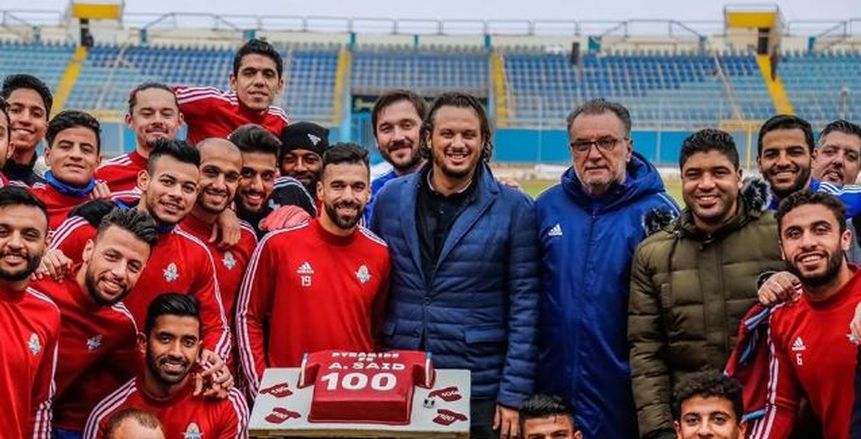 بيراميدز يحتفل بدخول عبدالله السعيد نادي الـ100 (صورة)