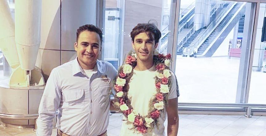 الفارس محمد طاهر يعود إلى القاهرة بعد التأهل التاريخي لطوكيو