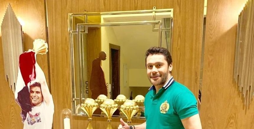 شوبير يداعب أحمد حسن: «ابنك بيبو أحرف منك»