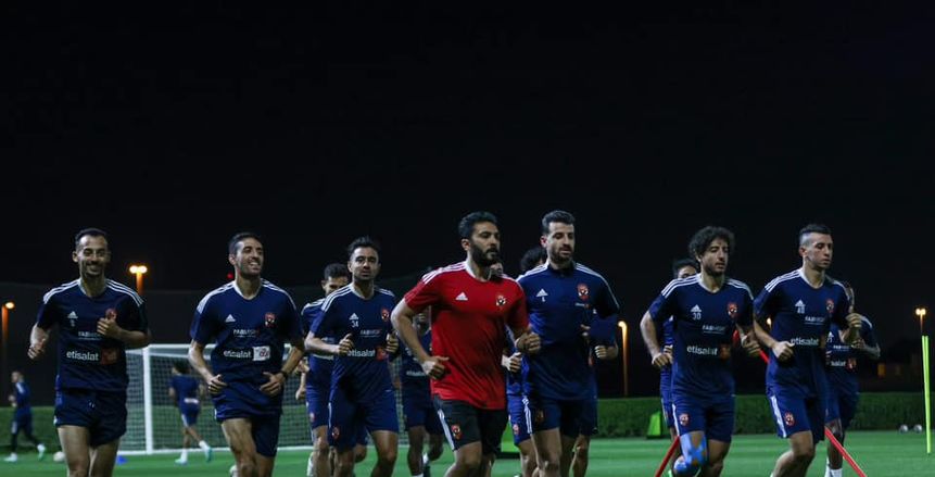 مران الأهلي الأول بالإمارات استعدادا للسوبر المصري.. محاضرة نظرية واستشفاء