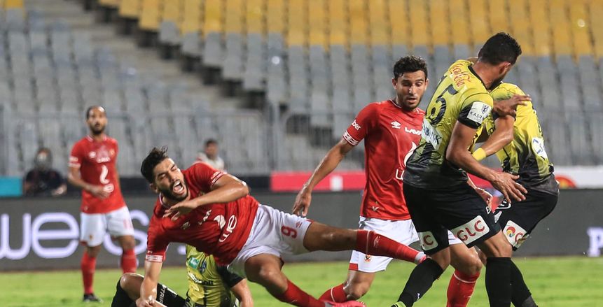 اليوم.. صراع قمة بين الأهلى المتصدر والمقاولون الوصيف