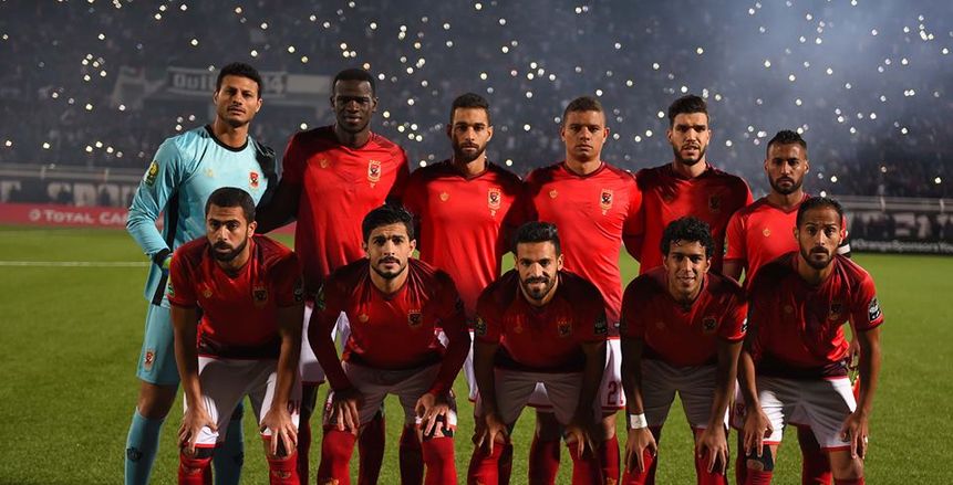 بالصور| مدرب المنتخب السابق يدعم الأهلي قبل النهائي الأفريقي