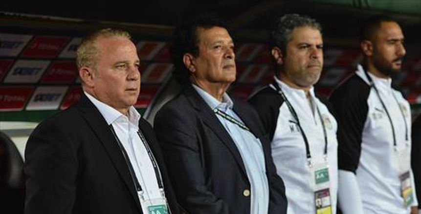 المنتخب الأولمبي يتابع مباراة غانا والكاميرون من الملعب