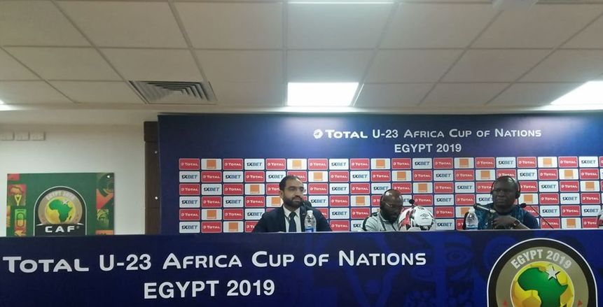 مدرب نيجيريا: منتخب زامبيا عنيد.. وتمكنا من الفوز بفضل قوة دفاعنا