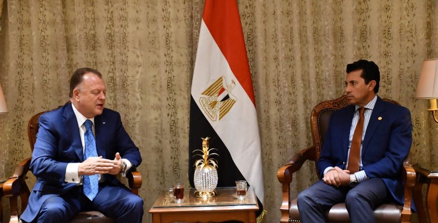 وزير الرياضة يلتقي رئيس الاتحاد الدولي للجودو