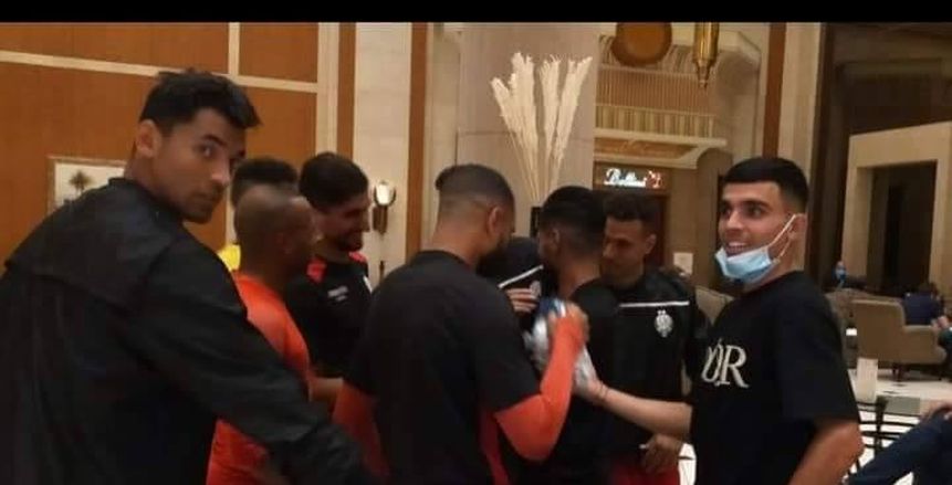 أوناجم وبن شرقي يزوران بعثة الوداد المغربي قبل مواجهة الأهلي (صور)