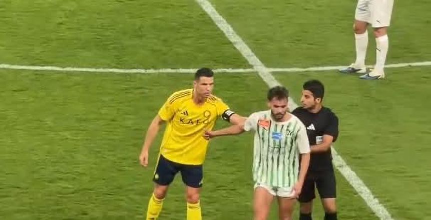 إصابة دونجا تشعل غضب رونالدو في الدوري السعودي.. ماذا حدث بينهما؟