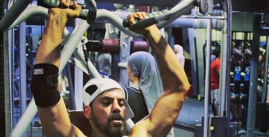 أصدقاء عمرو زكي ينفون وفاته: هو بخير.. اتقوا الله وكفاية إشاعات