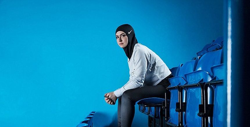 شركة أدوات رياضية شهيرة تخصص ملابس للرياضيات المحجبات