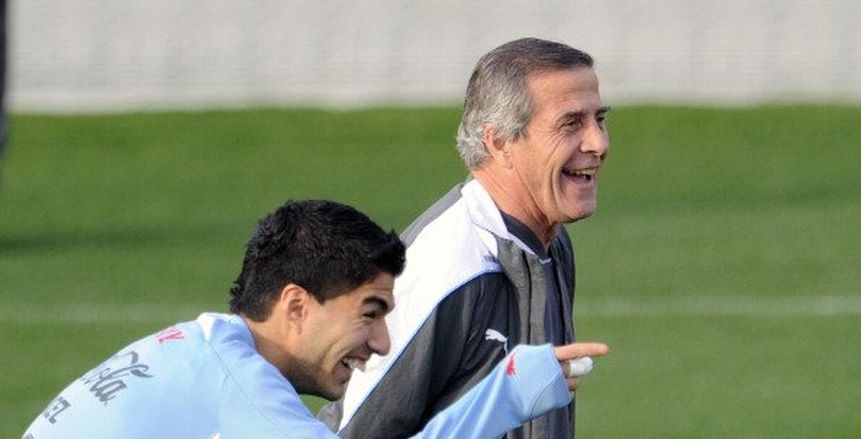 مدرب أوروجواي: سواريز كان سيتألق أكثر مع ريال مدريد