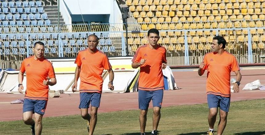 أحمد مجاهد يهاجم اللجنة الخماسية بسبب مستحقات الحكام