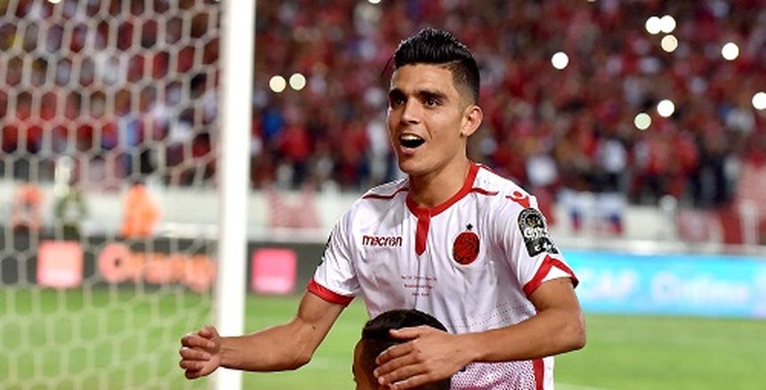 بالصور.. توقيع أشرف بن شرقي للزمالك لمدة 3 مواسم