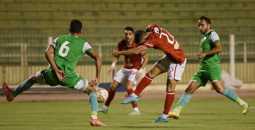 كريم فؤاد يهدر فرصة بروحين في مباراة الأهلي وإيسترن كومباني