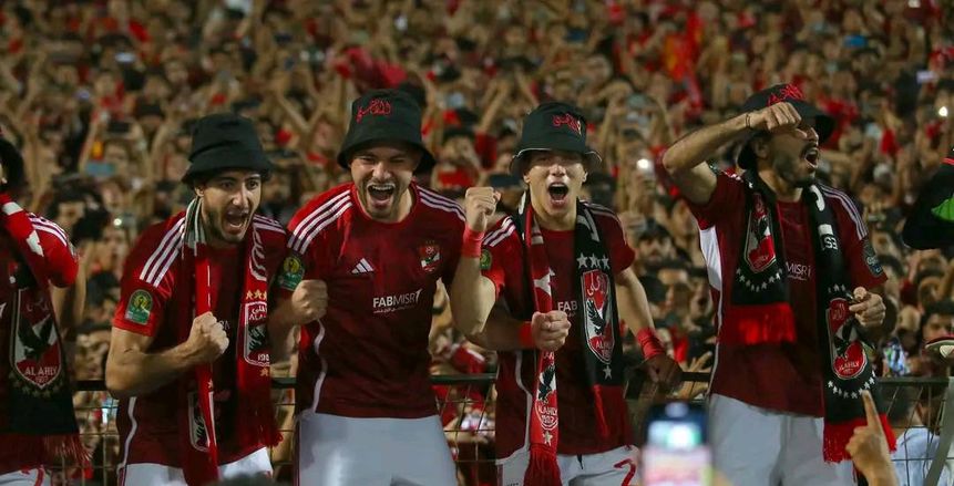 احتفال طريف من لاعبي النادي الأهلي بلقب دوري أبطال افريقيا (فيديو)