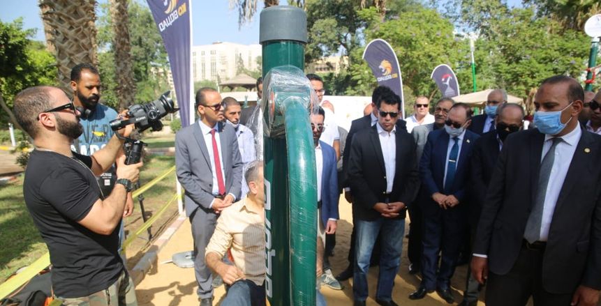 أشرف صبحي: توفير عوامل السلامة والأمان في صالات "الجيم" المفتوحة