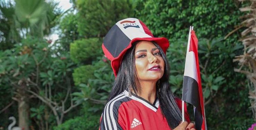 جمهور الأهلي لرانيا يوسف بعد فيديو الدعم: "بنتشعبط في رضا ربنا"