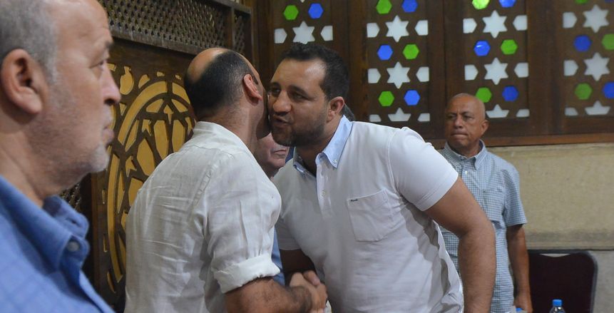 «الخطيب وشحاتة» على رأس الحاضرين لعزاء عبد الرحيم محمد