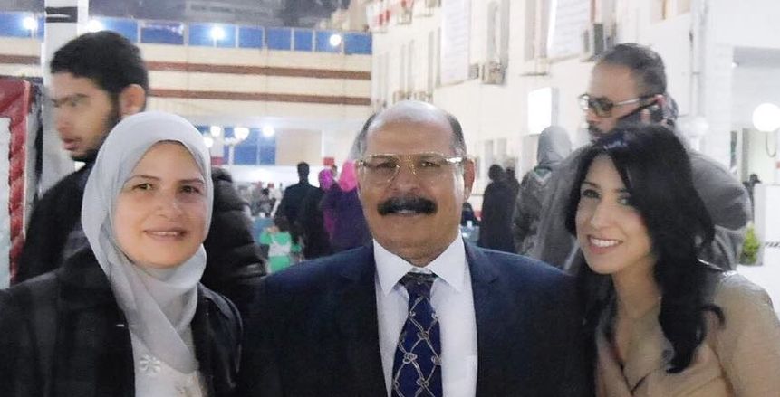 عائلة أحمد البكري تستعد لاستلام جثمانه من مستشفى العجوزة (فيديو)