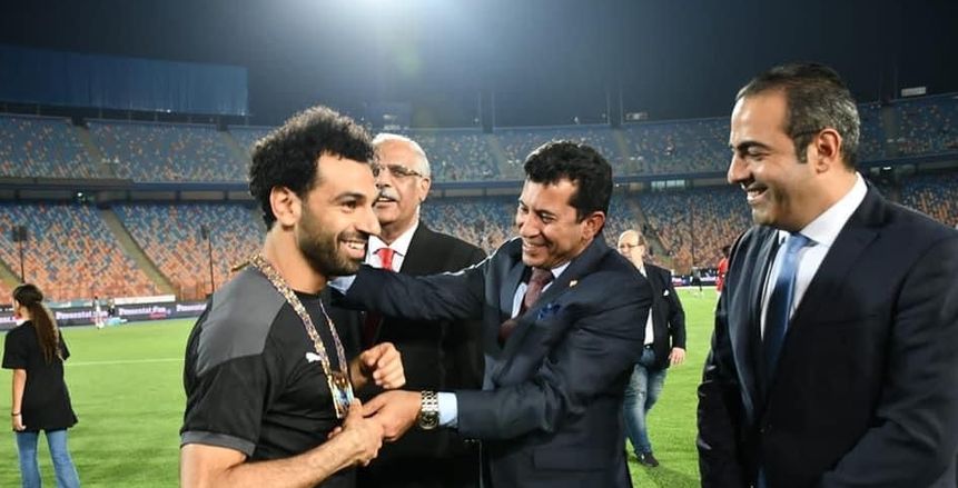 وزير الرياضة يخاطب الجهات المختصة لاستخراج جواز سفر دبلوماسي لمحمد صلاح