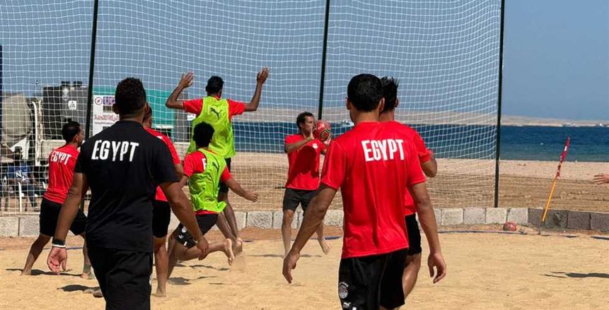 منتخب مصر للكرة الشاطئية يحسم صدارة المجموعة بفوز مثير على المغرب