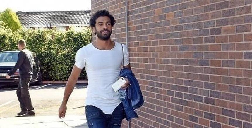 محمد صلاح يتسبب في تكسير 2000 طبق بأحد المطاعم بدبي