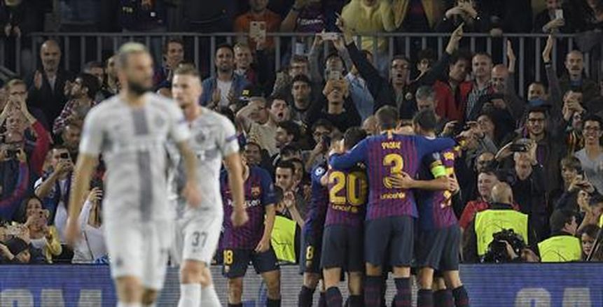برشلونة يحصن نجمه الصاعد من مانشستر سيتي