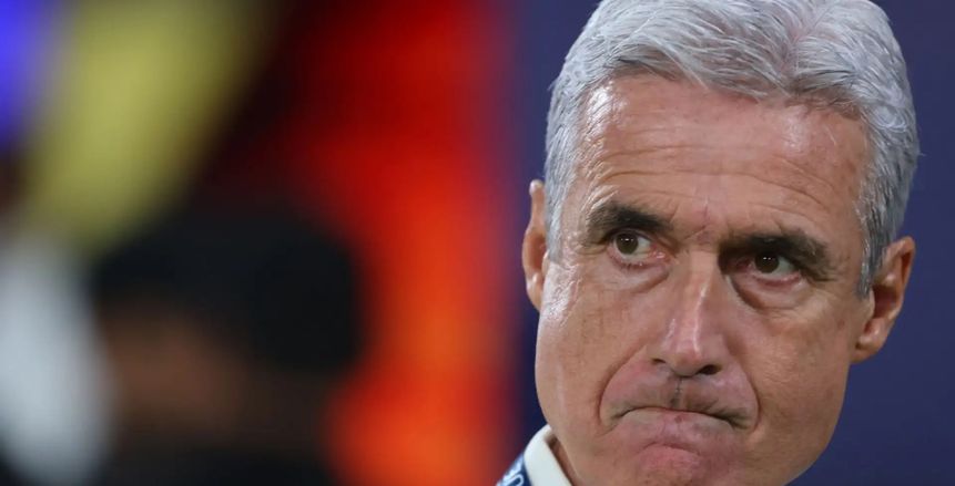 بعد رباعية الهلال في السوبر.. إدارة النصر تدرس إقالة لويس كاسترو