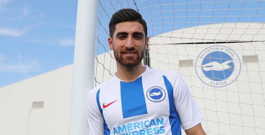 برايتون الإنجليزي يضم لاعب منتخب إيران لمدة 5 سنوات