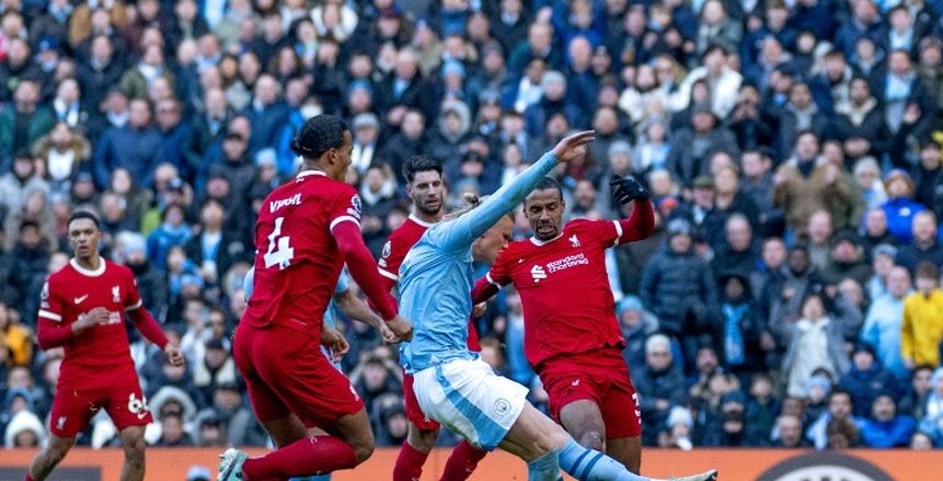 سيتي ينهي الشوط الأول بهدف في ليفربول وخطأ أليسون يهدي هالاند رقما قياسيا