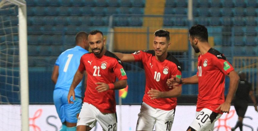 منتخب مصر ينهي الشوط الأول متقدما على أنجولا بهدف قفشة «فيديو وصور»