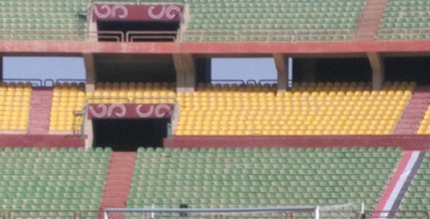 مدرب حراس الزمالك يُصافح لاعبي المقاصة