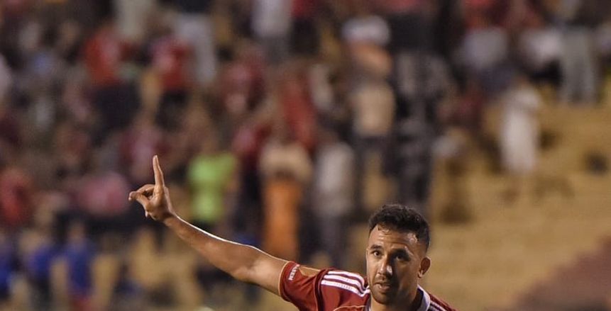 غضب في الأهلي ضد تريزيجيه.. واتجاه لتوقيع غرامة على اللاعب (خاص)
