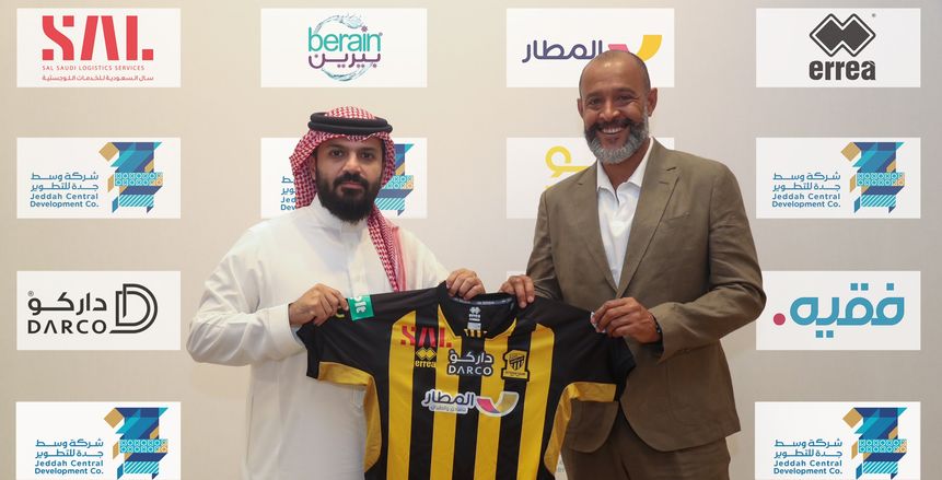 إعلامي سعودي: رئيس اتحاد جدة أبلغني باستمرار سانتو حتى 2024 وعدم رحيله