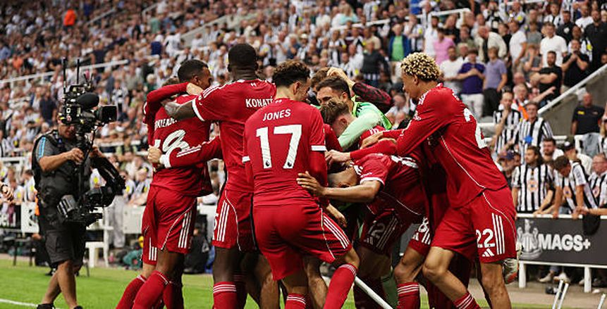 عطل في الطائرة يلغي مؤتمر ليفربول قبل موقعة آينتراخت فرانكفورت