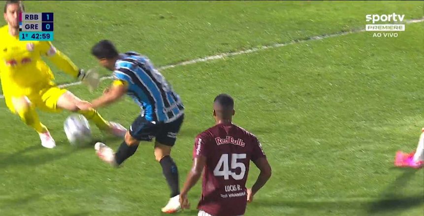 براجانتينو يفوز على جريميو بمشاركة سواريز في الدوري البرازيلي