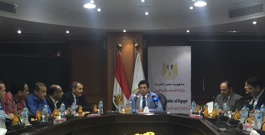 بدء المؤتمر الصحفي لوزير الرياضة
