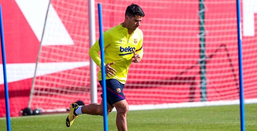 المصير المجهول لـ سواريز مع برشلونة.. 6 أعوام من النجاح داخل الكامب نو