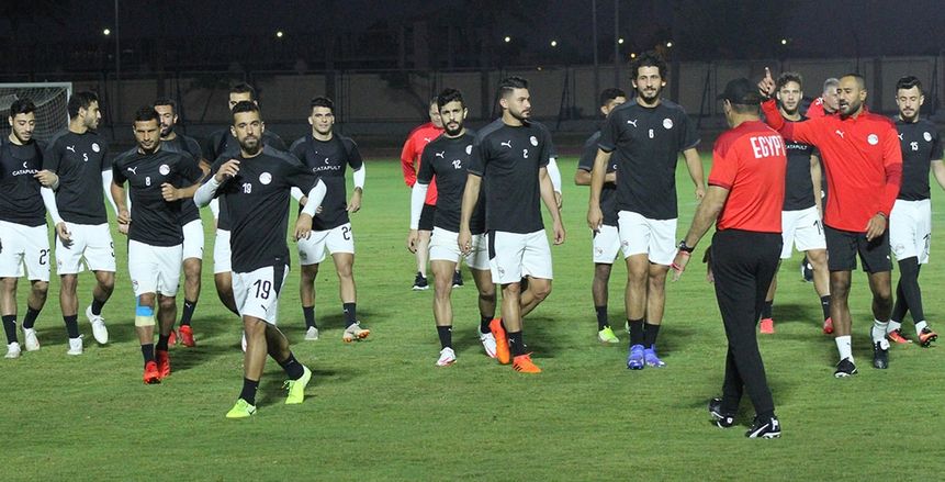 وائل جمعة: لا أزمات في منتخب مصر.. نسافر ليبيا بطائرة خاصة