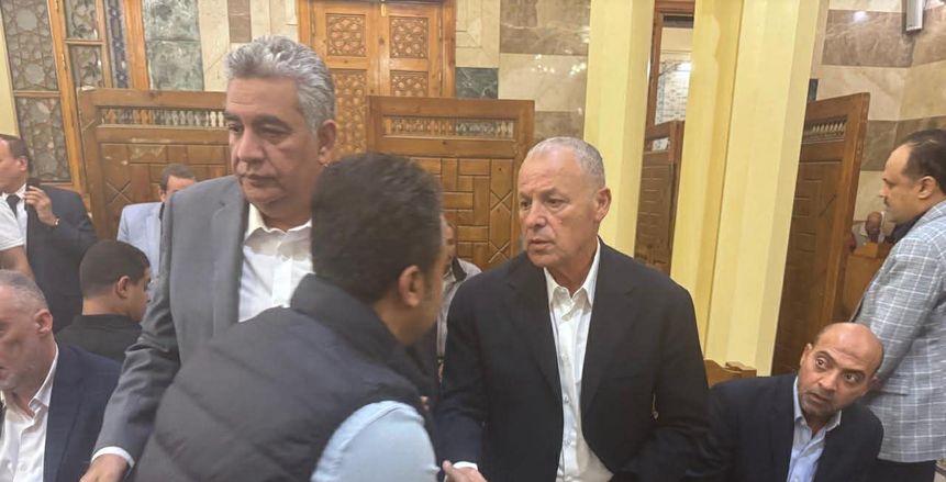 أبو ريدة وأحمد مجاهد في عزاء المخرج الراحل خالد شبانة