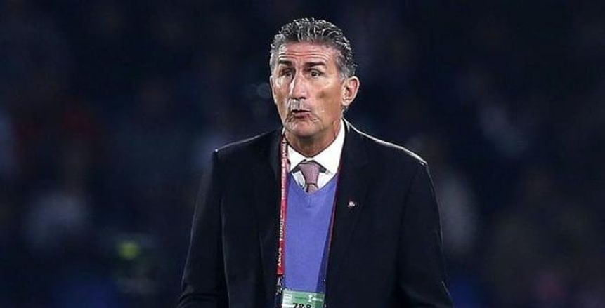 بالفيديو| مدرب منتخب الإمارات يرفض الرد على سؤال مراسل بي إن سبورت بسبب المقاطعة