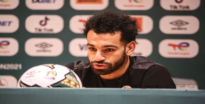 رئيس «الفيفا» يهنئ محمد صلاح بترشيحه لجائزة الأفضل: نتمنى لك المزيد