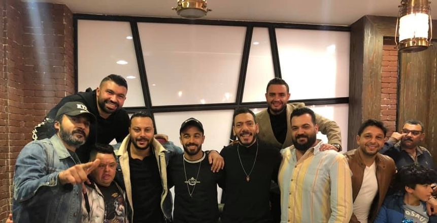 «من غير كمامات».. أفشة يظهر في عزومة مع أمح وإبراهيم سعيد (صور)
