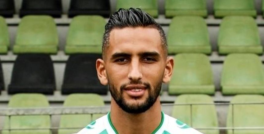 قبل مواجهة الزمالك.. الكاف يطيح بمدافع الرجاء المغربي ويحقق مع النادي
